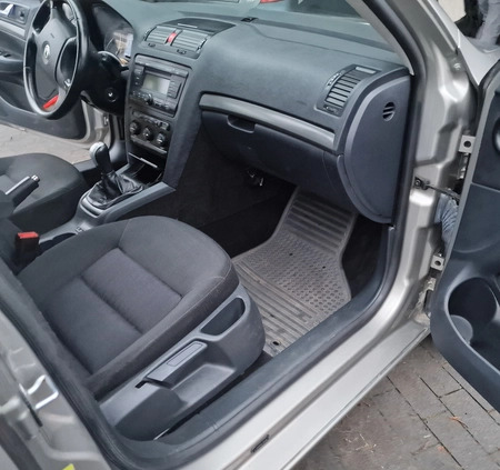 Skoda Octavia cena 11900 przebieg: 169000, rok produkcji 2007 z Radom małe 154